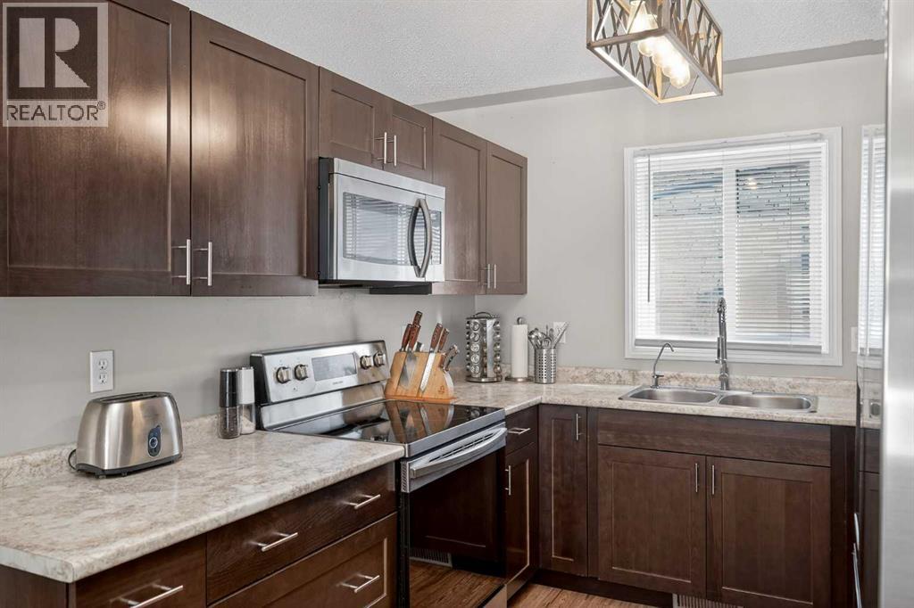 107 Mt Allan Circle Se, Calgary, Alberta  T2Z 2S4 - Photo 4 - A2285142