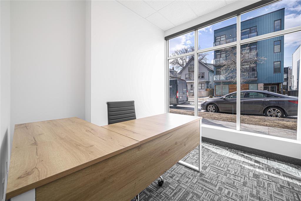 710 Westminster Ave, Winnipeg, Manitoba  R3G 1A3 - Photo 4 - 698df79f0e885908771713dc