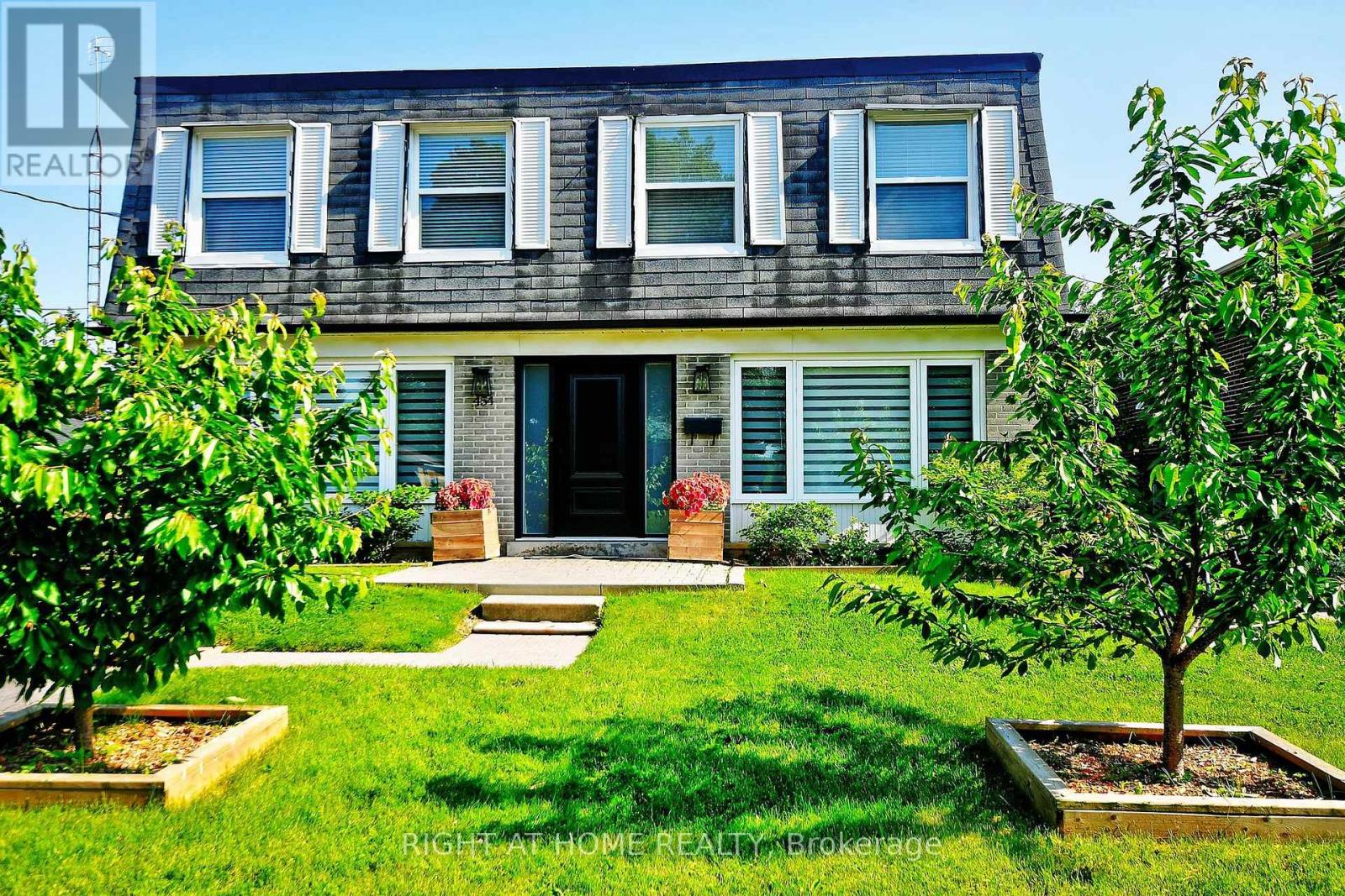 454 Alper Street, Richmond Hill, Ontario  L4C 2Z6 - Photo 3 - N12783208