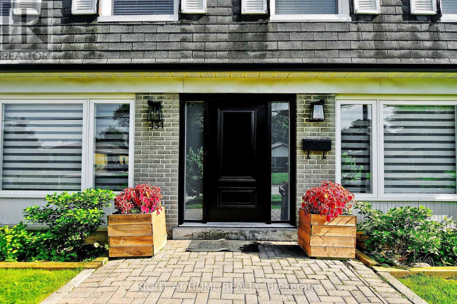 454 Alper Street, Richmond Hill, Ontario  L4C 2Z6 - Photo 4 - N12783208