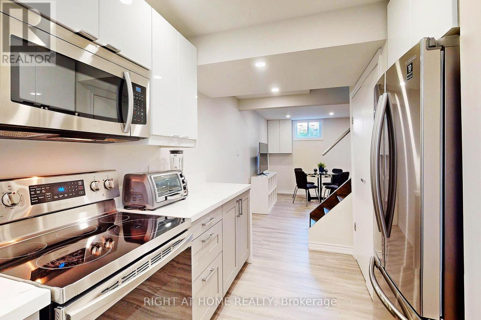 454 Alper Street, Richmond Hill, Ontario  L4C 2Z6 - Photo 9 - N12783208