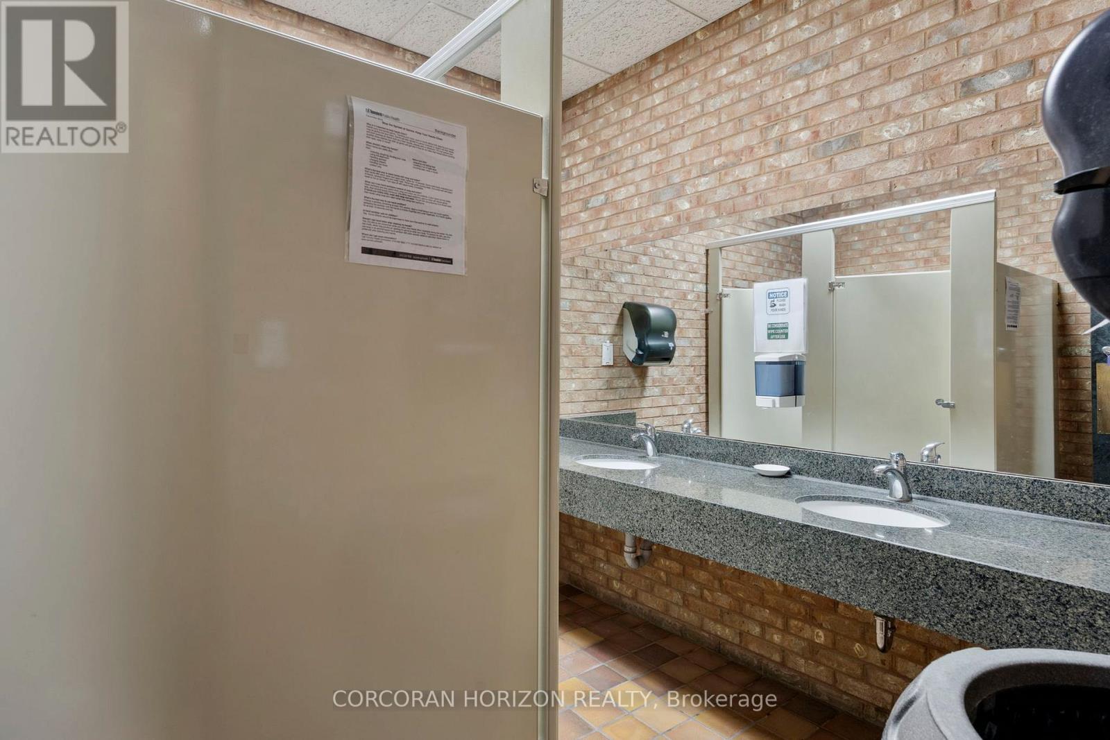 21 Dunlop Street, Richmond Hill, Ontario  L4C 2M6 - Photo 22 - N12783226