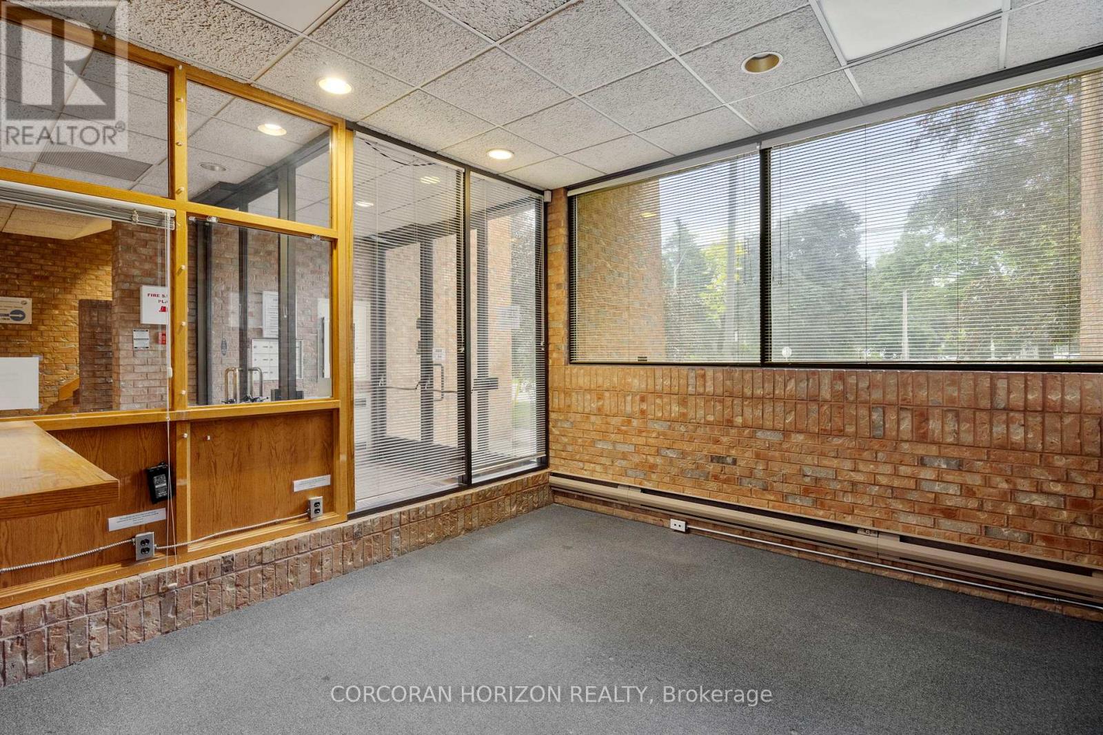 21 Dunlop Street, Richmond Hill, Ontario  L4C 2M6 - Photo 6 - N12783226