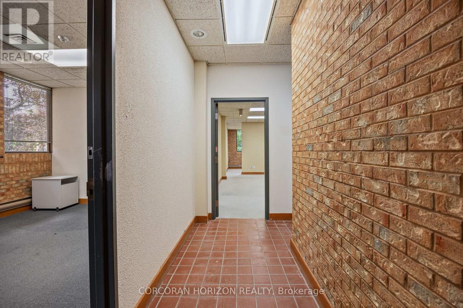 21 Dunlop Street, Richmond Hill, Ontario  L4C 2M6 - Photo 8 - N12783226