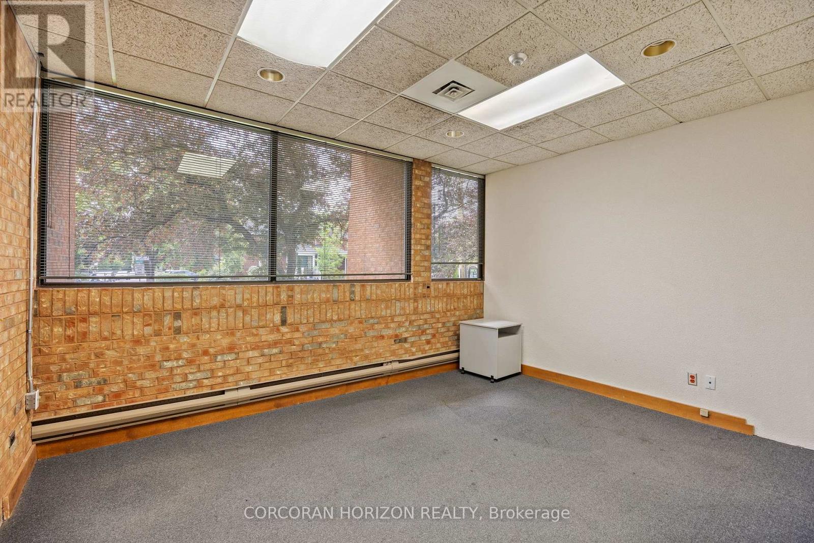 21 Dunlop Street, Richmond Hill, Ontario  L4C 2M6 - Photo 9 - N12783226