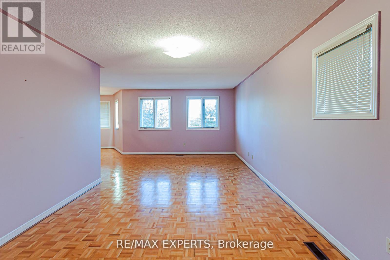 100 Nimbus Place, Vaughan, Ontario  L4L 1Z7 - Photo 15 - N12783230