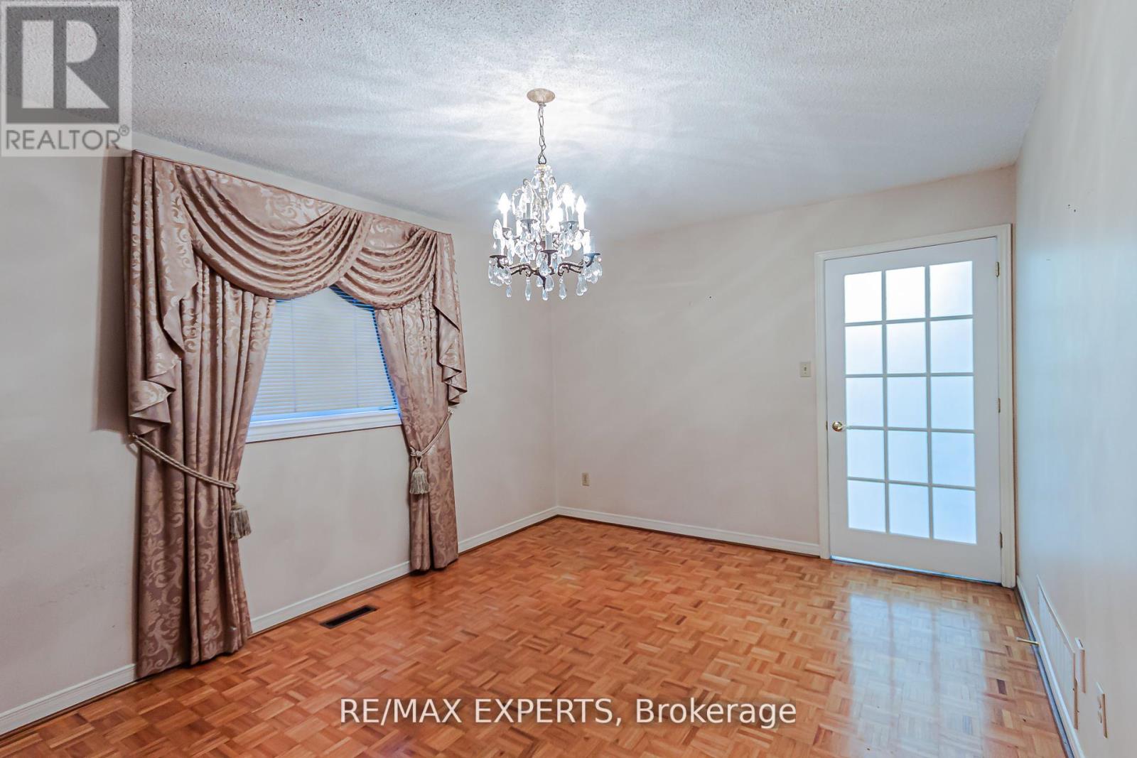 100 Nimbus Place, Vaughan, Ontario  L4L 1Z7 - Photo 31 - N12783230