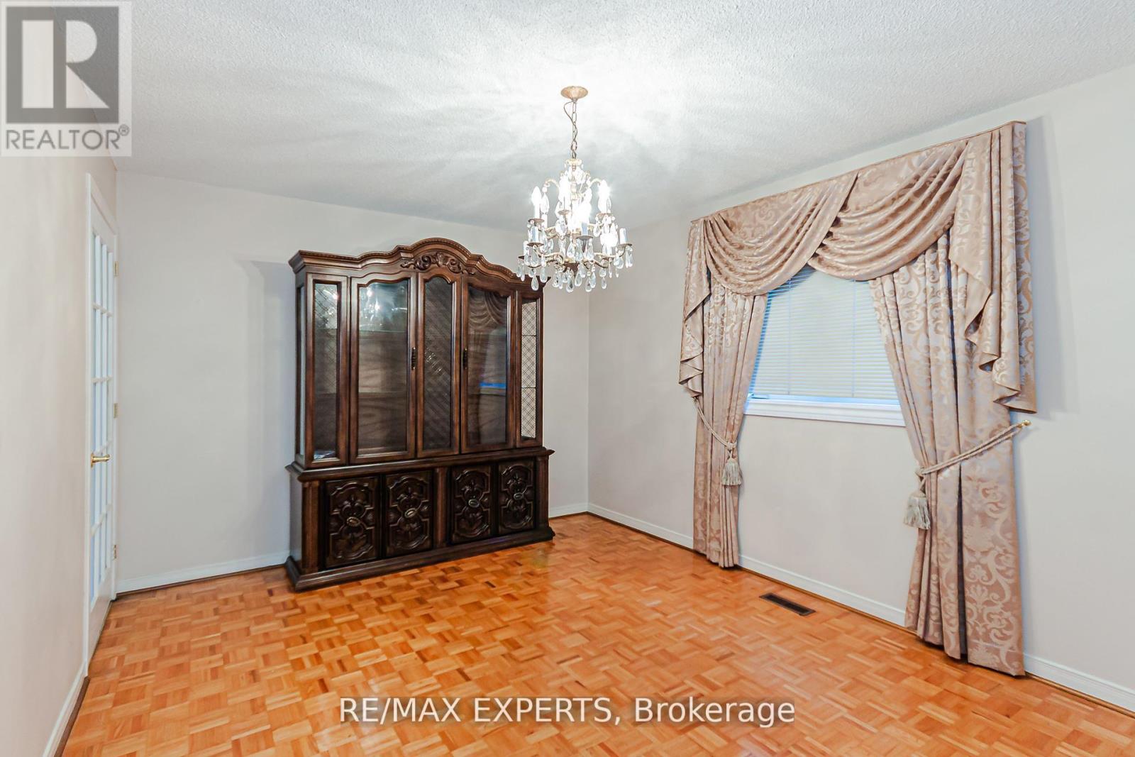 100 Nimbus Place, Vaughan, Ontario  L4L 1Z7 - Photo 32 - N12783230