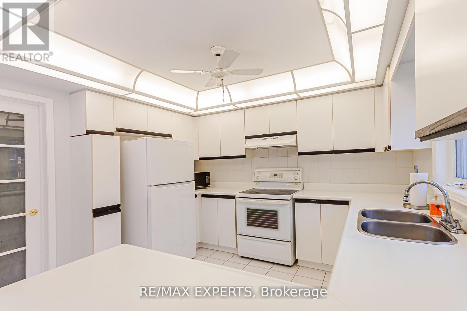 100 Nimbus Place, Vaughan, Ontario  L4L 1Z7 - Photo 35 - N12783230