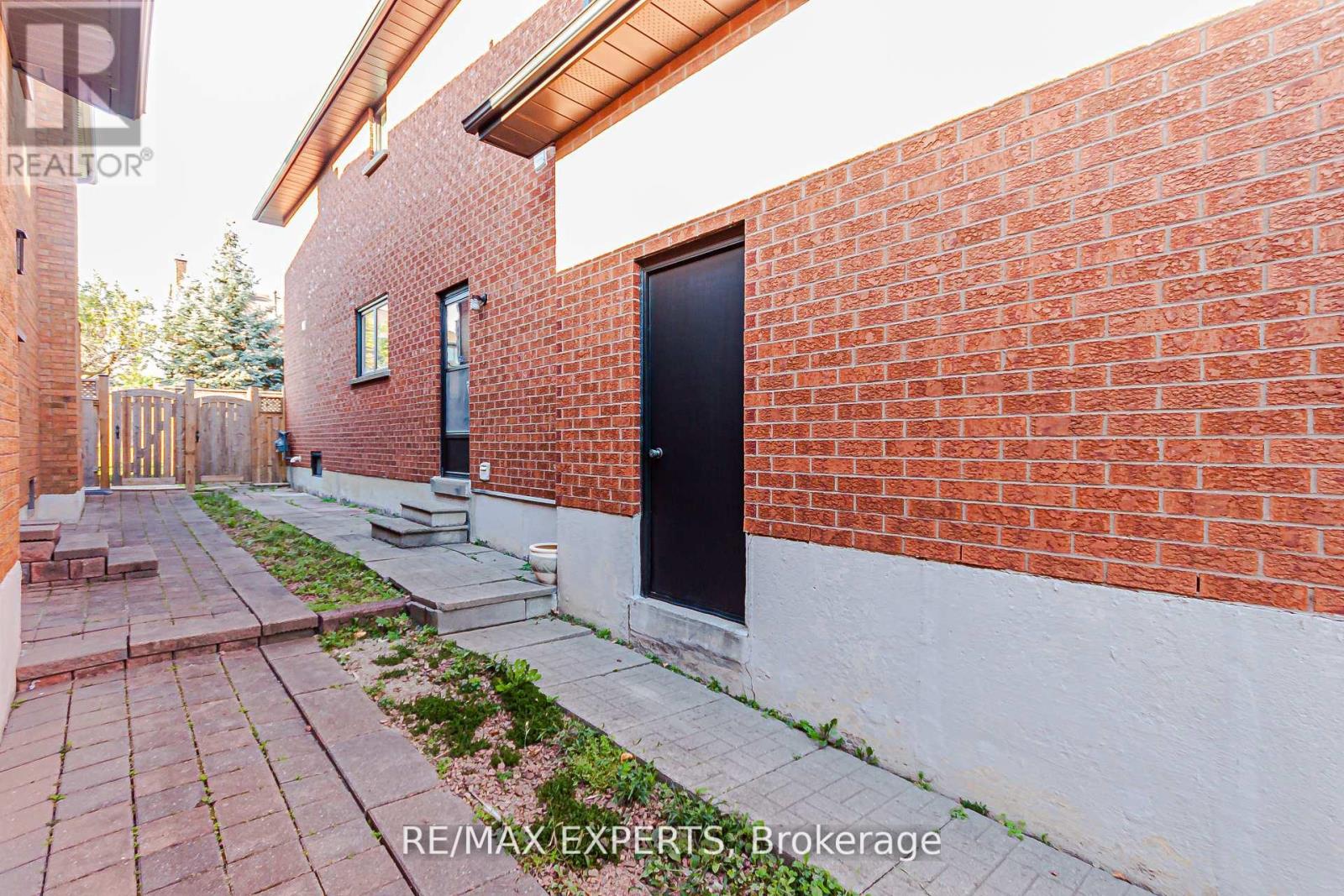 100 Nimbus Place, Vaughan, Ontario  L4L 1Z7 - Photo 40 - N12783230