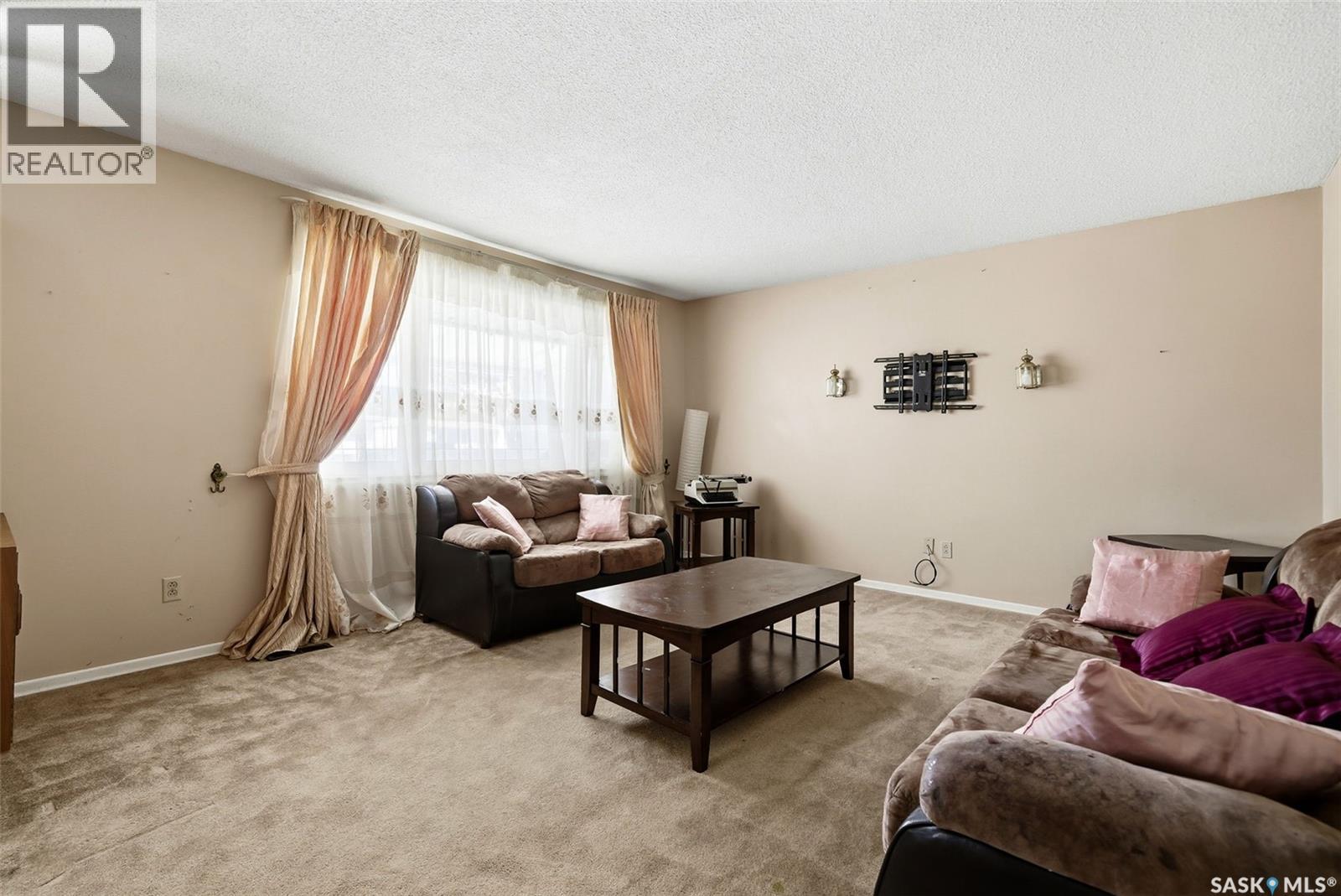 153 Mcdougall Crescent, Regina, Saskatchewan  S4S 5M6 - Photo 6 - SK028407