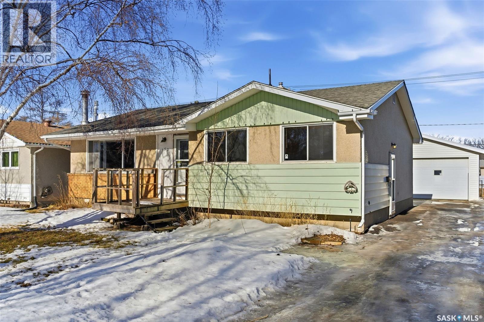 152 Woodward Avenue, Regina, Saskatchewan  S4R 3H4 - Photo 2 - SK028397