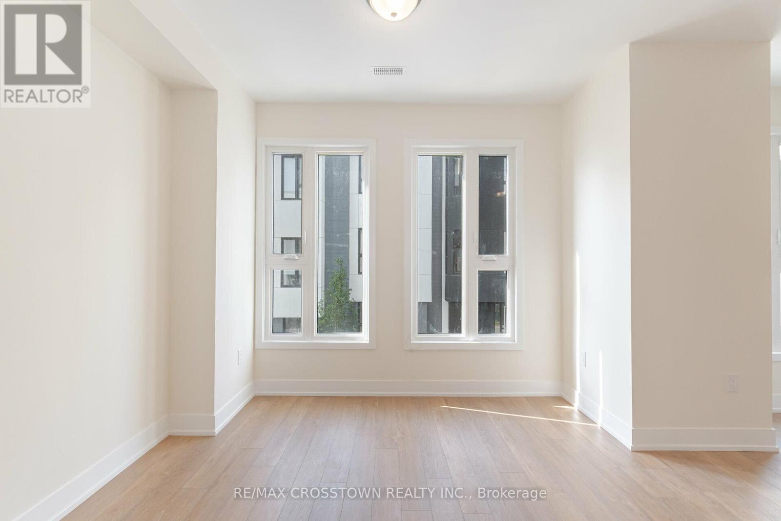 18 Mariners Pier Way, Orillia, Ontario  L3V 8P4 - Photo 12 - S12783204