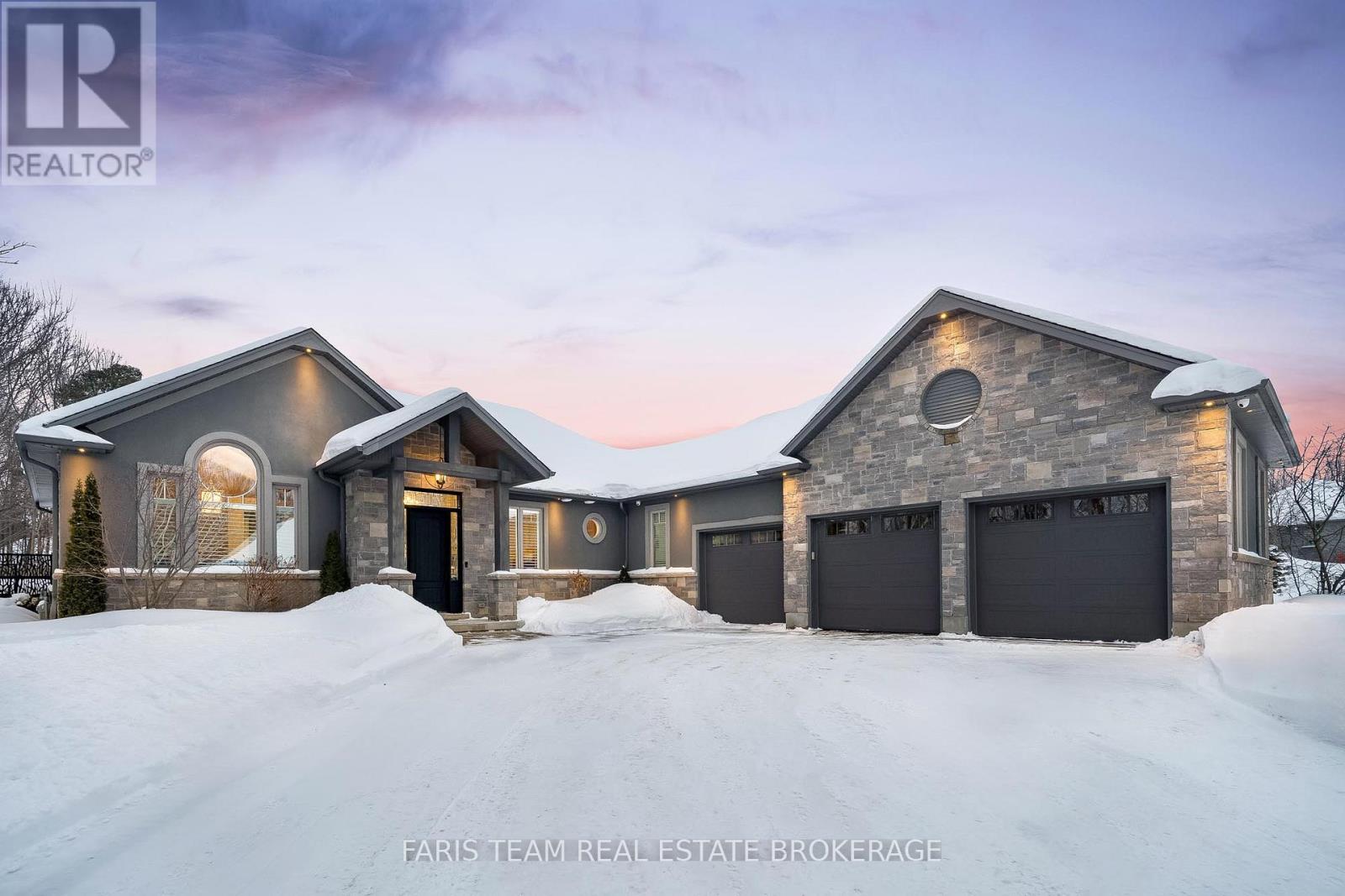 142 MENNILL DRIVE, Springwater, Ontario