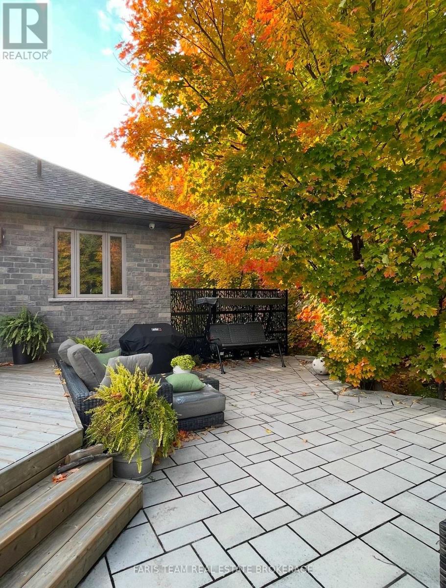 142 Mennill Drive, Springwater, Ontario  L9X 0J2 - Photo 43 - S12783244