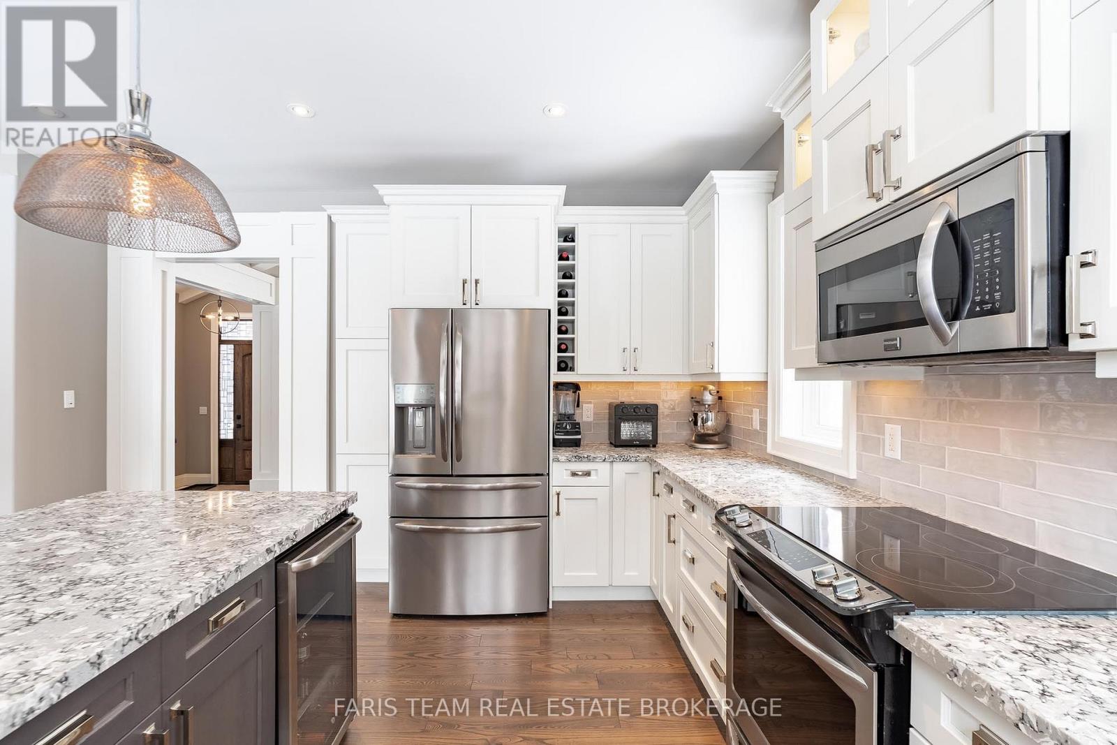 142 Mennill Drive, Springwater, Ontario  L9X 0J2 - Photo 8 - S12783244