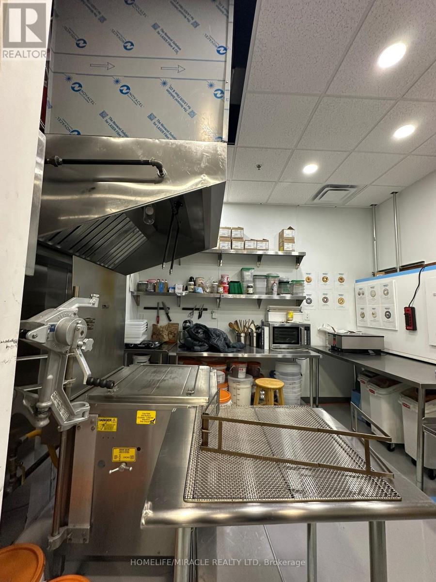 G002 - 777 Guelph Line, Burlington (Roseland), Ontario  L7R 3N2 - Photo 3 - W12783198