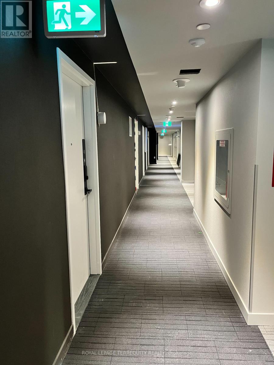 4611 - 3883 Quartz Road, Mississauga, Ontario  L5B 0M4 - Photo 2 - W12783242