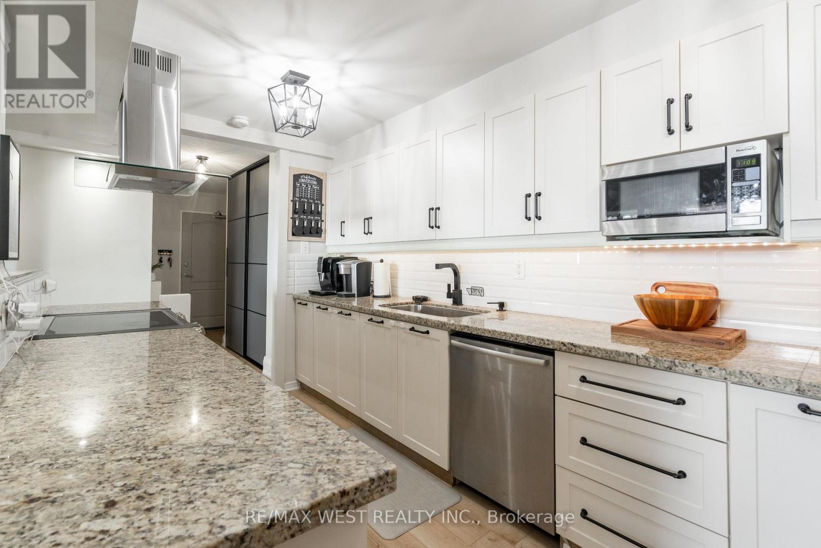 1603 - 61 Richview Road, Toronto, Ontario  M9A 4M8 - Photo 5 - W12783248