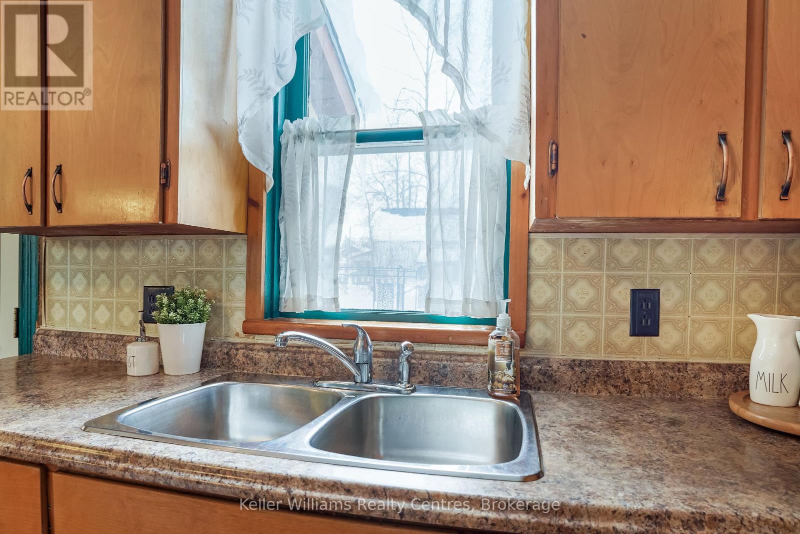 193 Division Street, South Bruce Peninsula, Ontario  N0H 2T0 - Photo 8 - X12783340