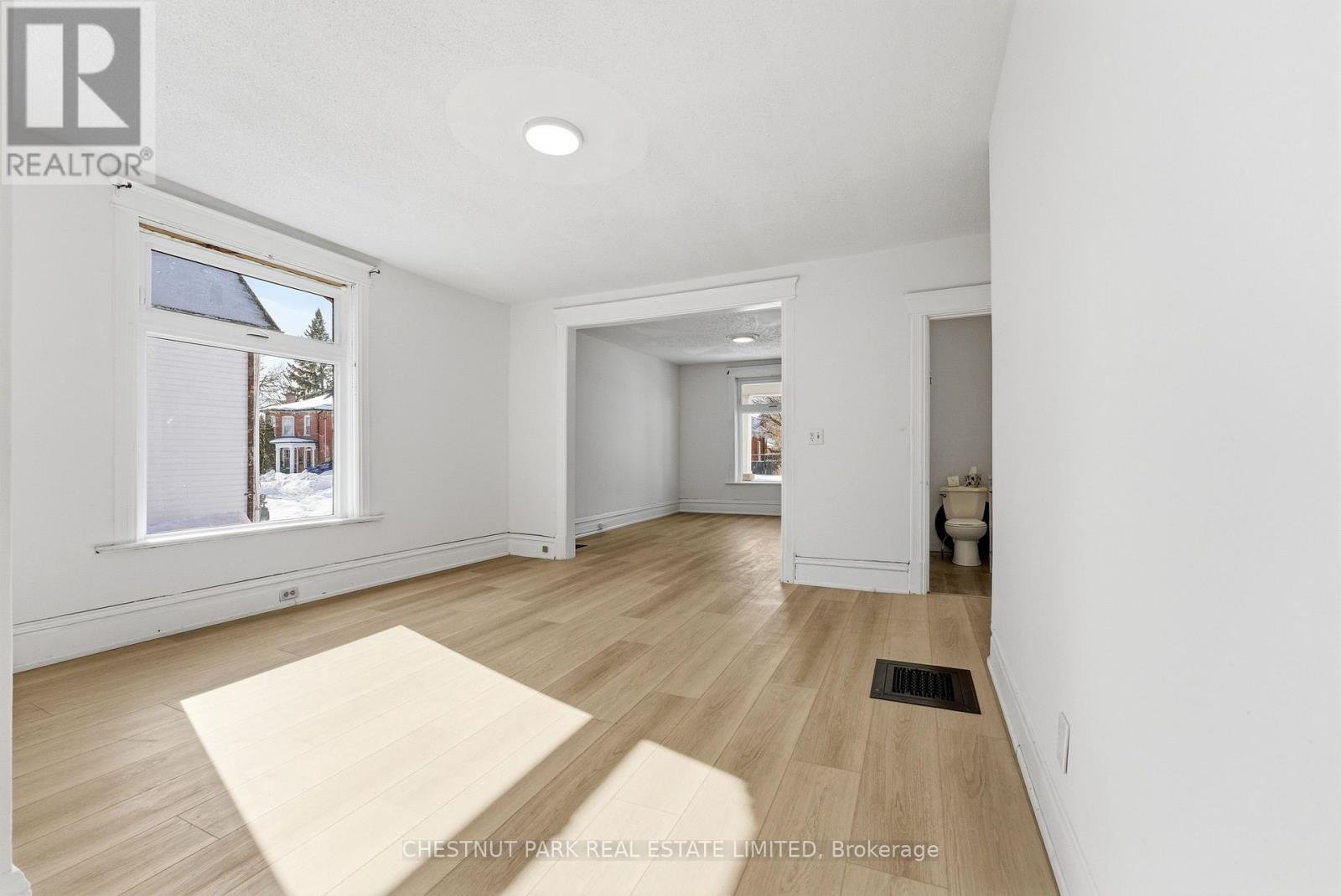 43 Dunbar Street, Belleville, Ontario  K8P 3R6 - Photo 3 - X12783510