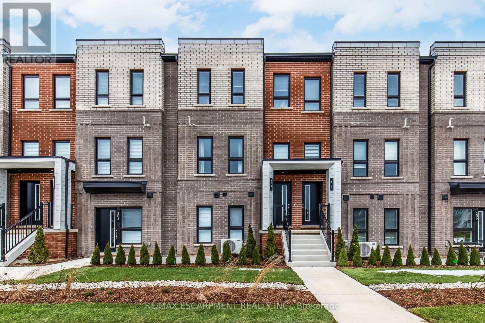 205 BURKE STREET, Hamilton, Ontario