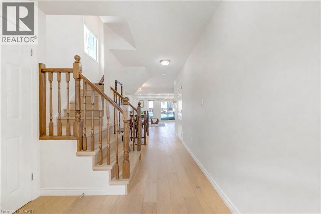 220 Lemon Grass Crescent, Kitchener, Ontario  N2N 3R7 - Photo 2 - 40800026