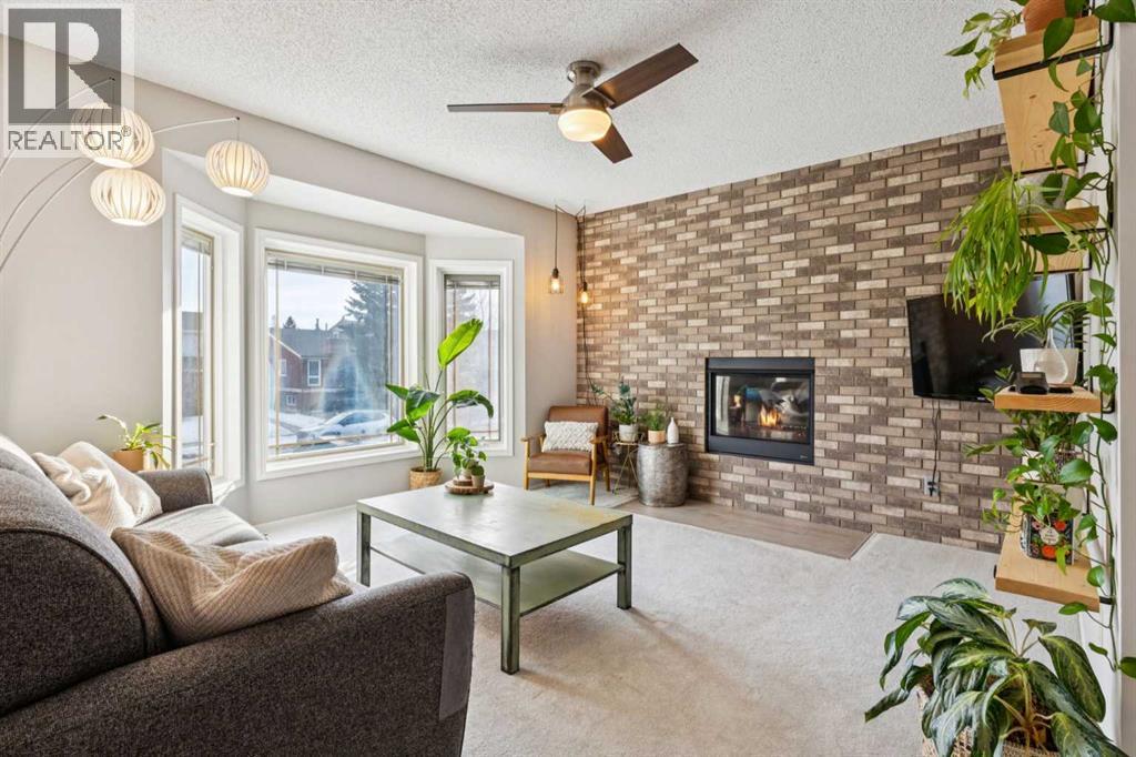 3406 Cedarille Drive Sw, Calgary, Alberta  T2W 5A9 - Photo 2 - A2278961