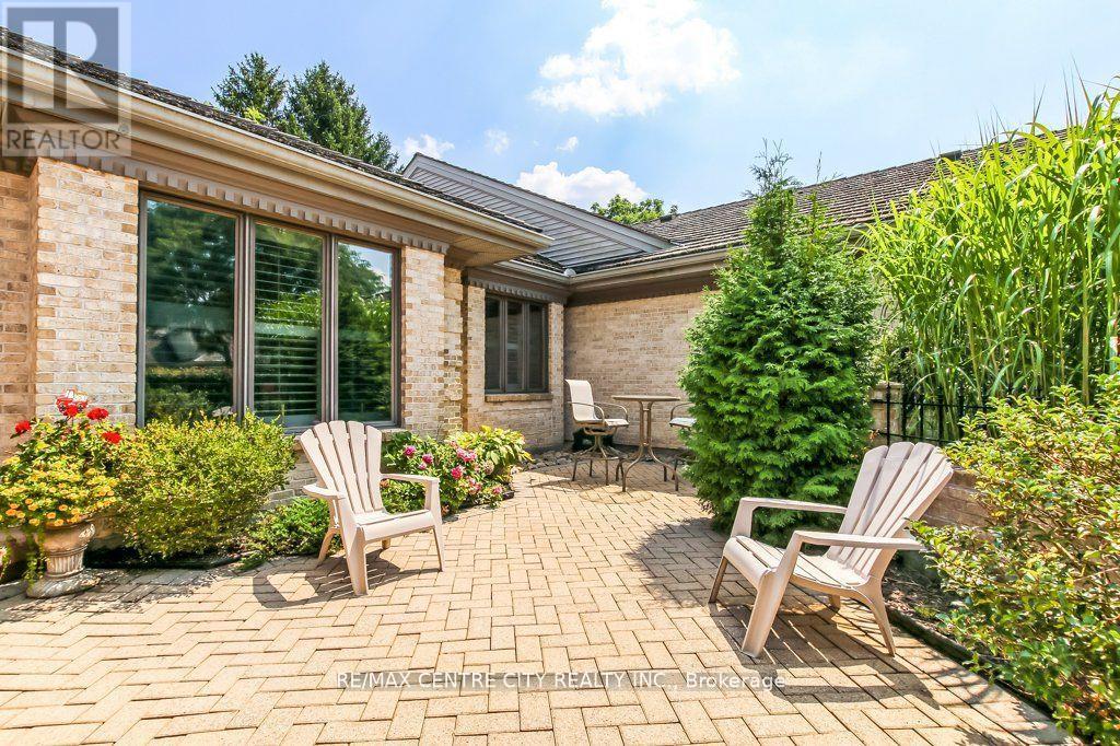 27 - 1200 Riverside Drive, London North, Ontario  N6H 5C6 - Photo 2 - X12783306