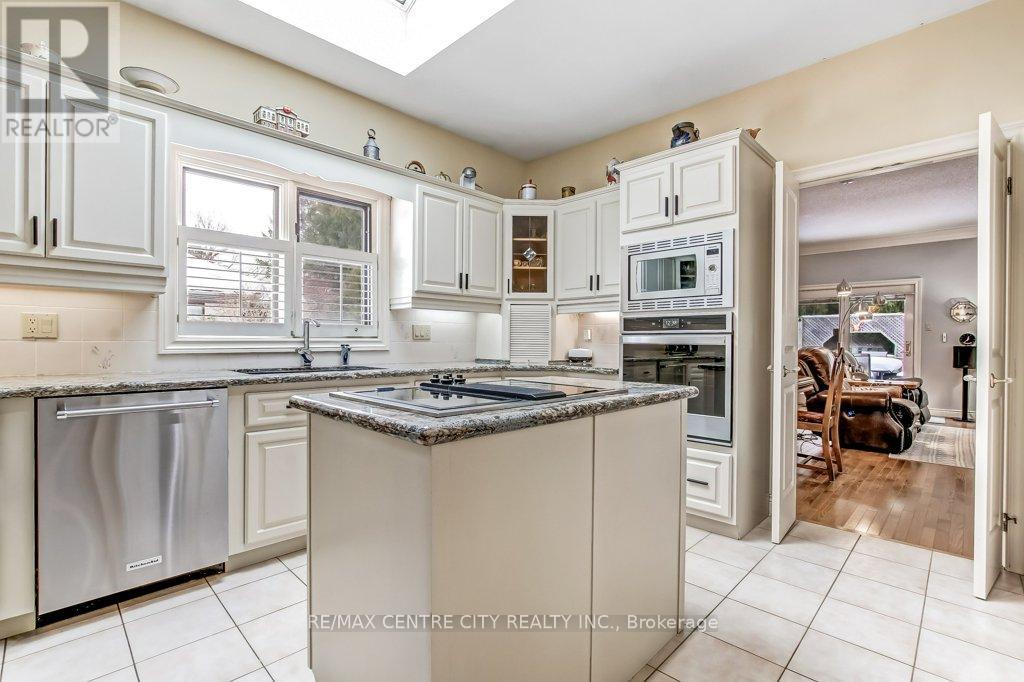 27 - 1200 Riverside Drive, London North, Ontario  N6H 5C6 - Photo 8 - X12783306