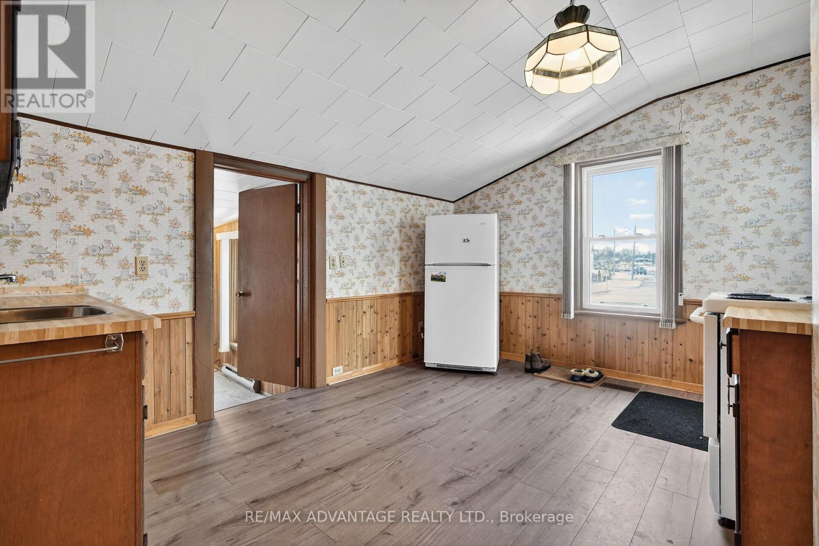 103 Scott Street, St. Thomas, Ontario  N5P 1L2 - Photo 5 - X12783438