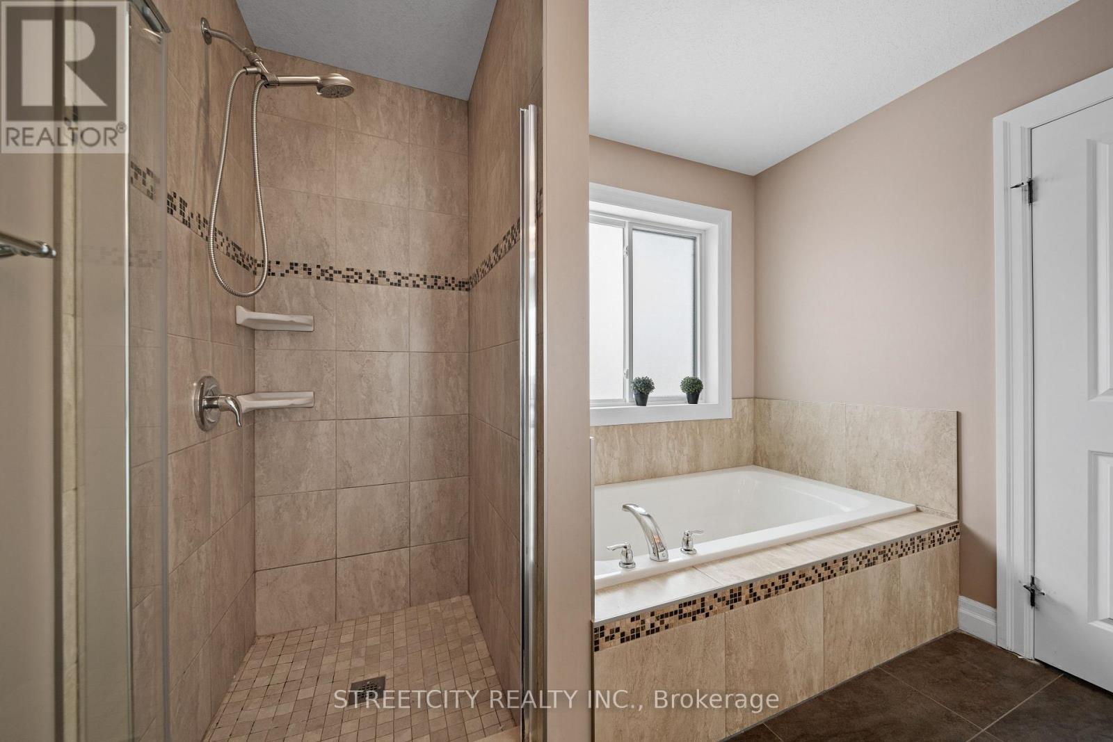 6540 Upper Canada Cross, London South, Ontario  N6P 0B9 - Photo 24 - X12783462