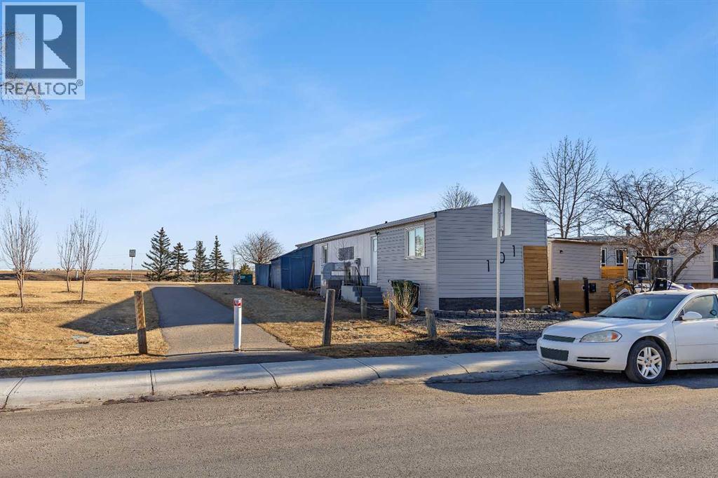 101 Huntstrom Drive Ne, Calgary, Alberta  T2K 5V5 - Photo 4 - A2284578