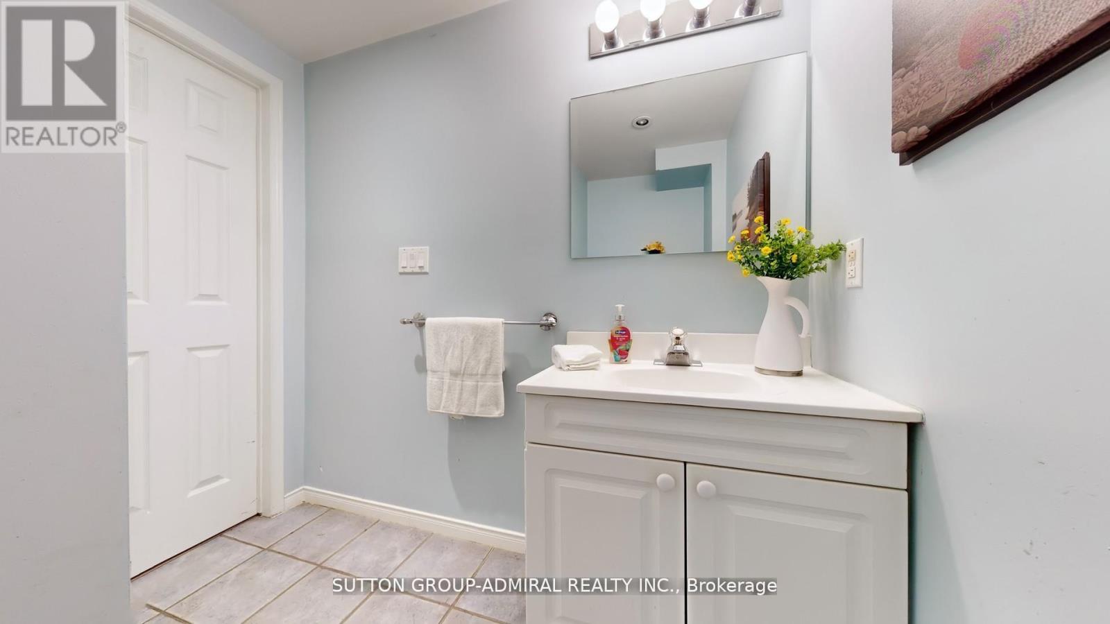 186 Westhampton Drive, Vaughan, Ontario  L4J 7X2 - Photo 48 - N12782692