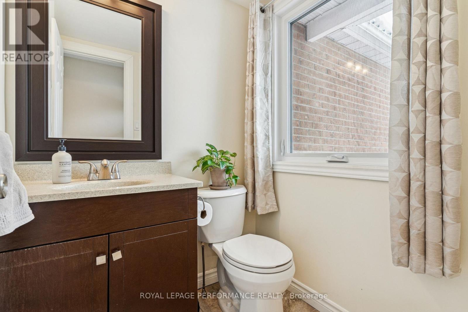 172 Claiborne Way, Ottawa, Ontario  K1E 3V1 - Photo 4 - X12783304