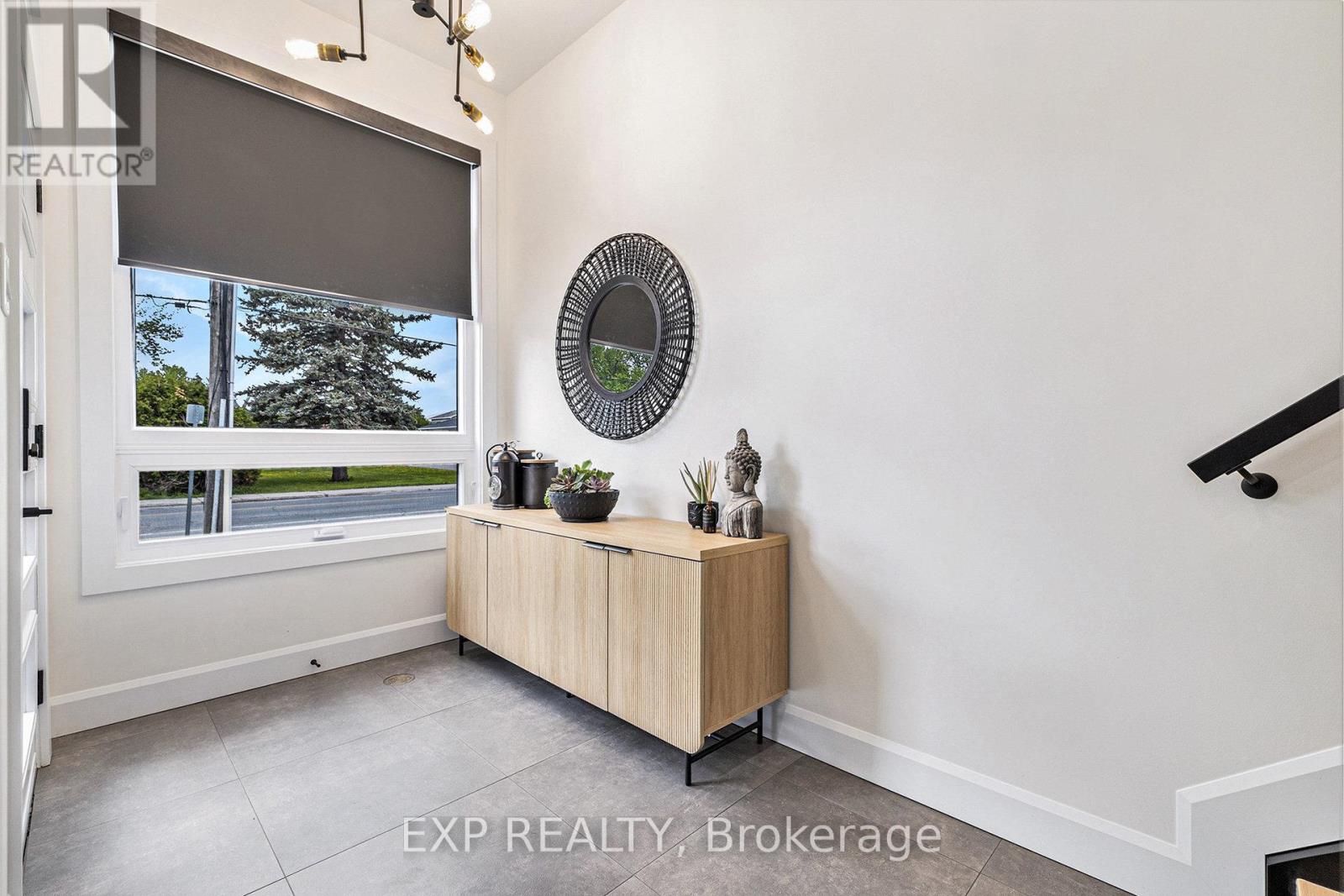 1056 Notre Dame Street, Russell, Ontario  K0A 1W0 - Photo 2 - X12783482