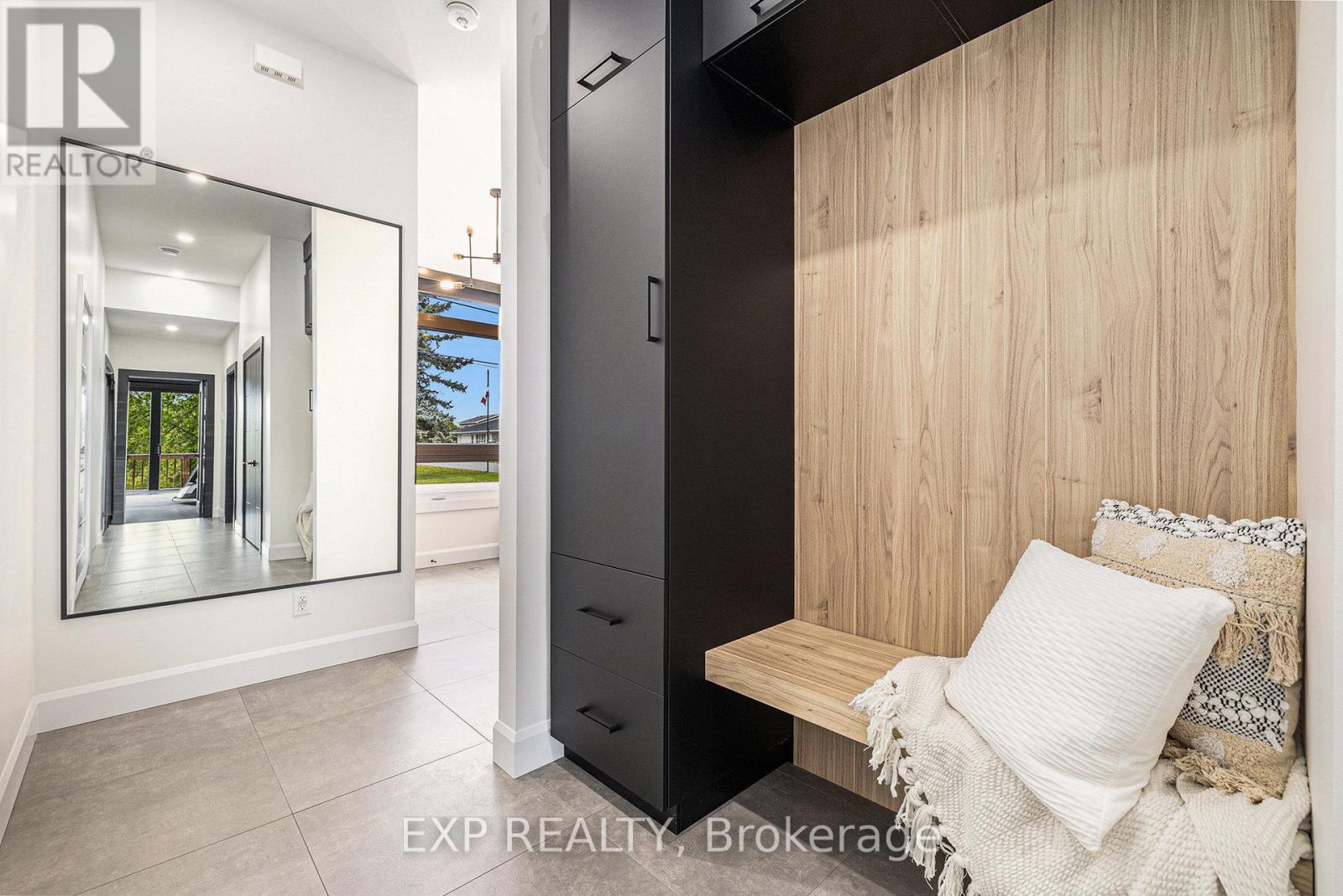 1056 Notre Dame Street, Russell, Ontario  K0A 1W0 - Photo 3 - X12783482