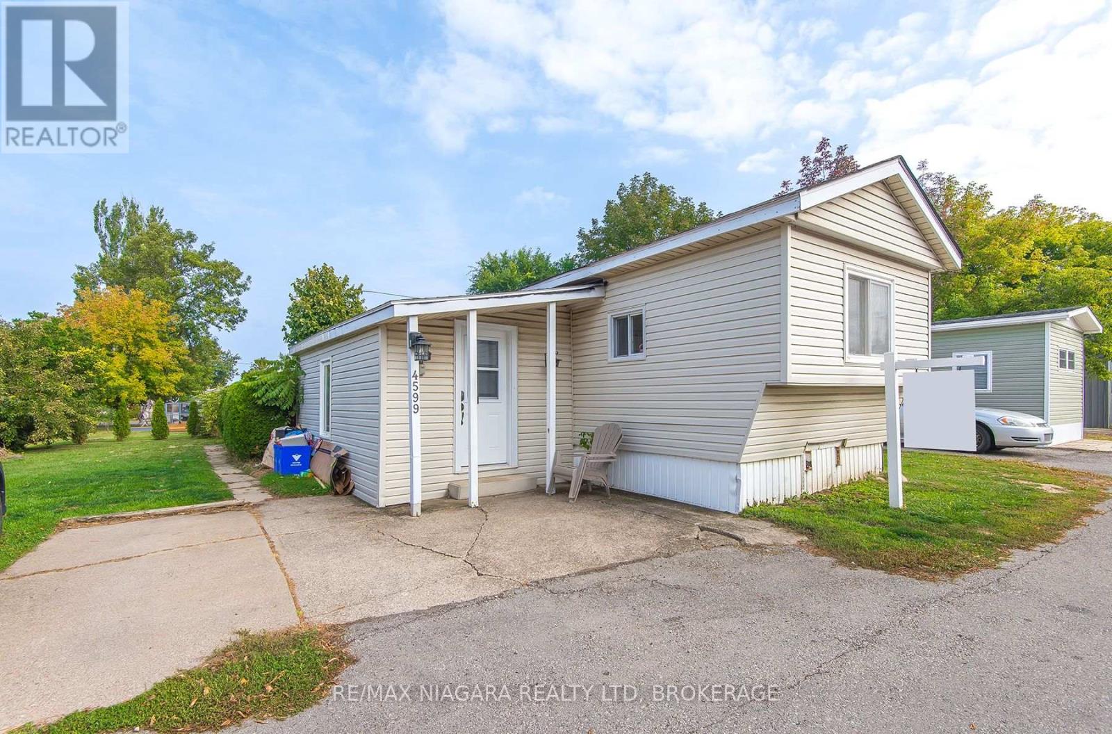 4599 Abigail Lane, Lincoln, Ontario  L3J 0W1 - Photo 2 - X12783486