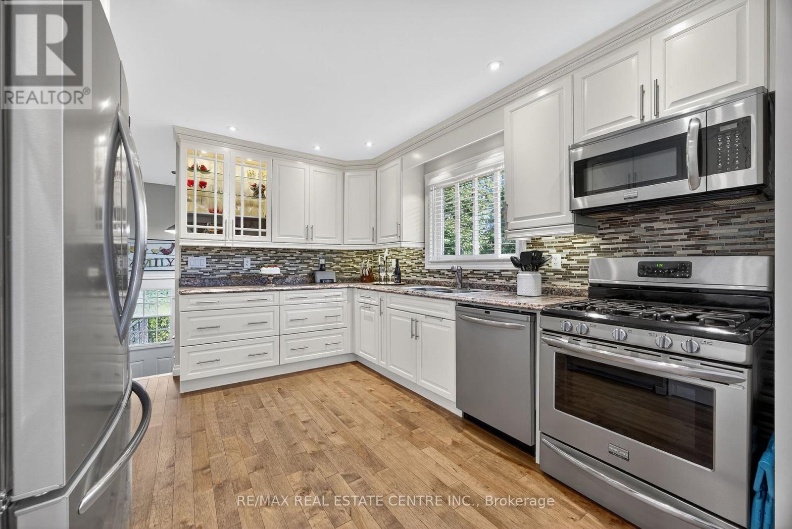 3047 Sandy Cove Drive, Innisfil, Ontario  L9S 2K1 - Photo 9 - N12783250