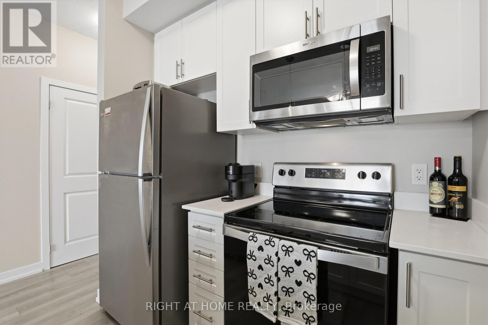 203 - 5055 Greenlane Road, Lincoln, Ontario  L3J 2J3 - Photo 7 - X12783110