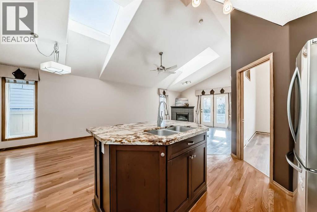 110 Somerglen Road Sw, Calgary, Alberta  T2Y 3S3 - Photo 4 - A2283375