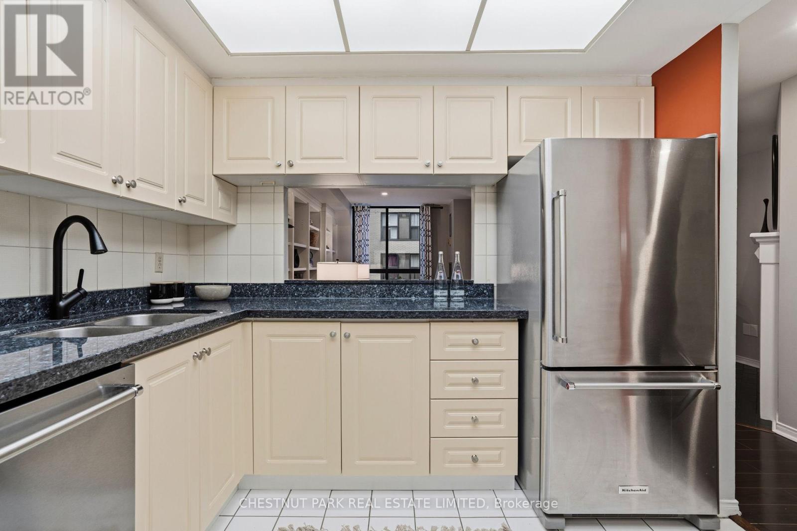 1206 - 211 St Patrick Street, Toronto, Ontario  M5T 2Y9 - Photo 18 - C12783476