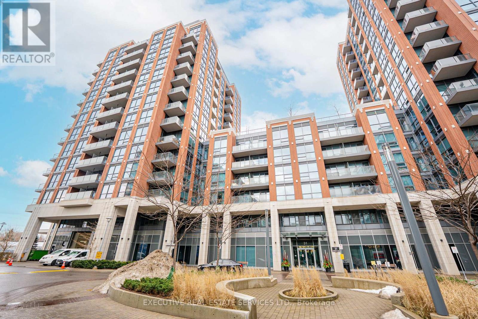 821 - 31 TIPPETT ROAD, Toronto, Ontario