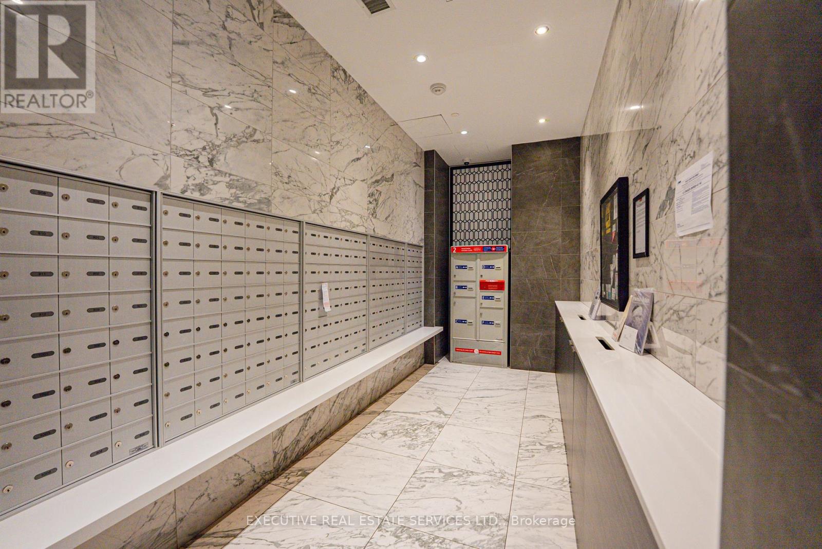 821 - 31 Tippett Road, Toronto, Ontario  M3H 0C8 - Photo 4 - C12783562