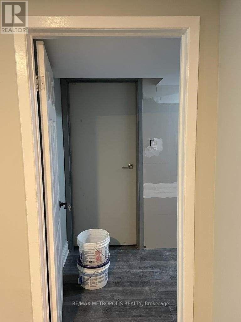 Bsmt - 26 Lansbury Drive, Toronto, Ontario  M1V 3H6 - Photo 6 - E12783380