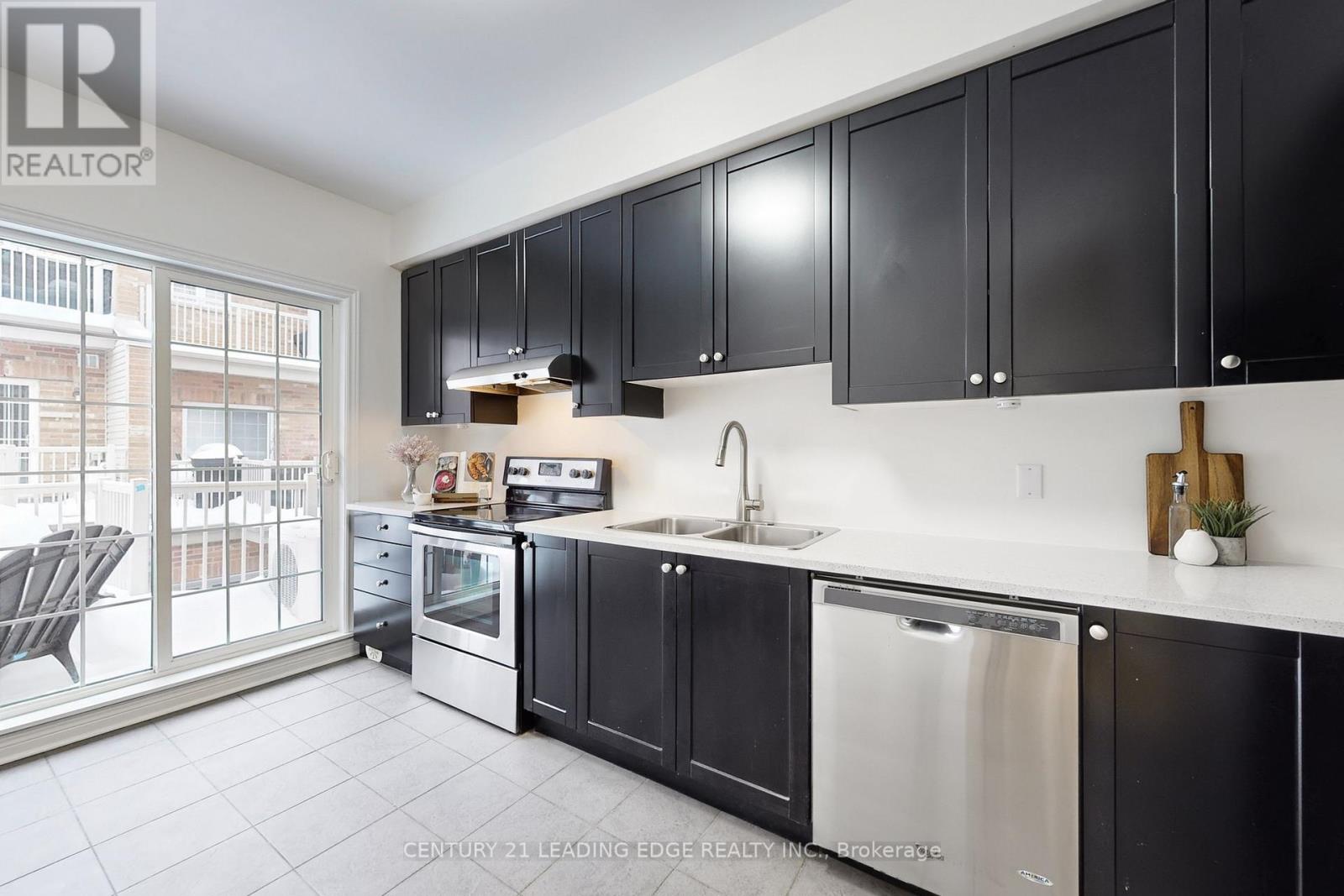 20 Carnahan Terrace, Toronto, Ontario  M4E 0B2 - Photo 15 - E12783426