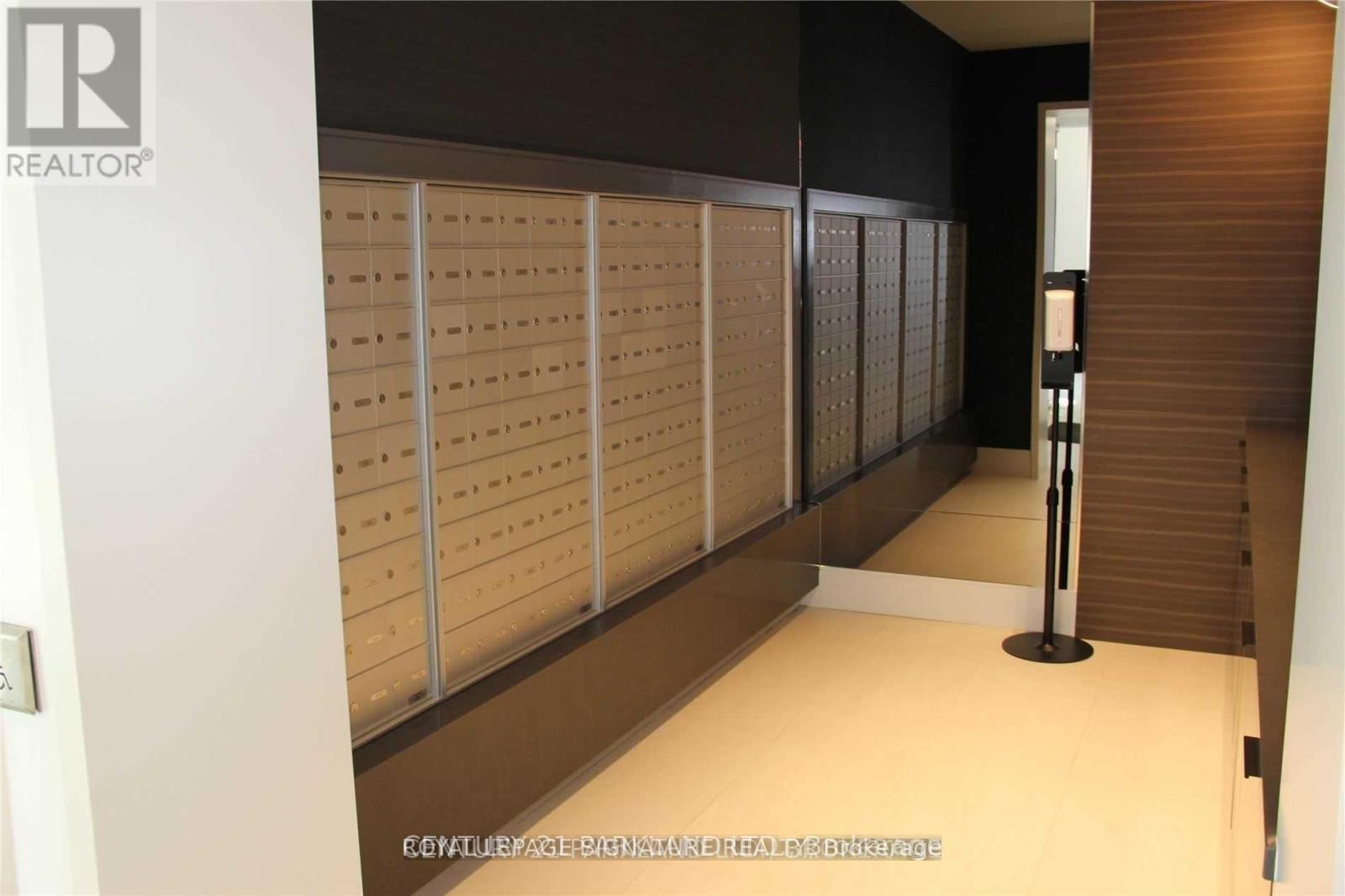 1112 - 10 De Boers Drive, Toronto (York University Heights), Ontario  M3J 0H1 - Photo 3 - W12738178