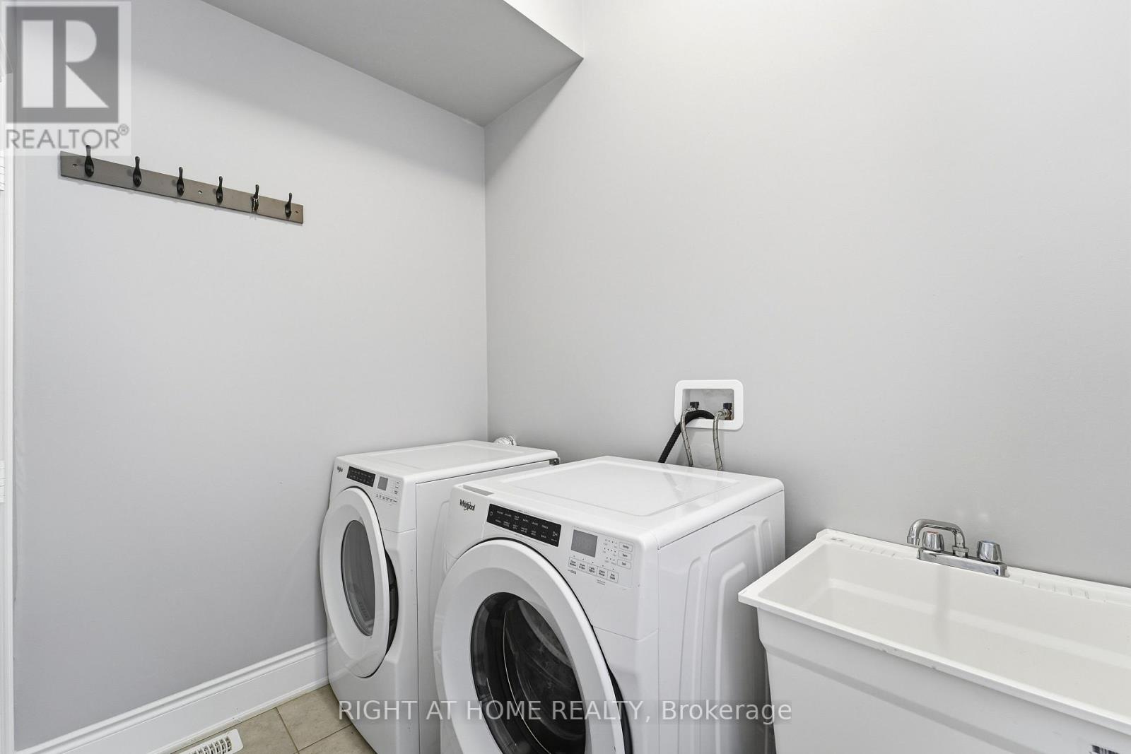 57 Drover Circle, Whitchurch-Stouffville (Stouffville), Ontario  L4A 7G4 - Photo 5 - N12783316