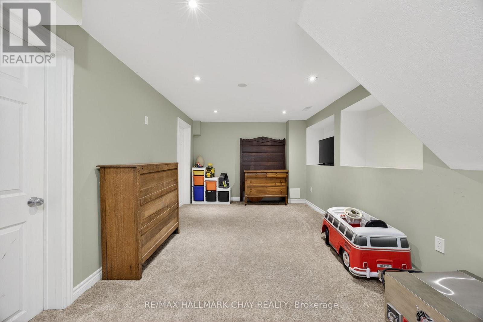 163 Huron Heights Drive, Newmarket, Ontario  L3Y 4Z6 - Photo 18 - N12783346