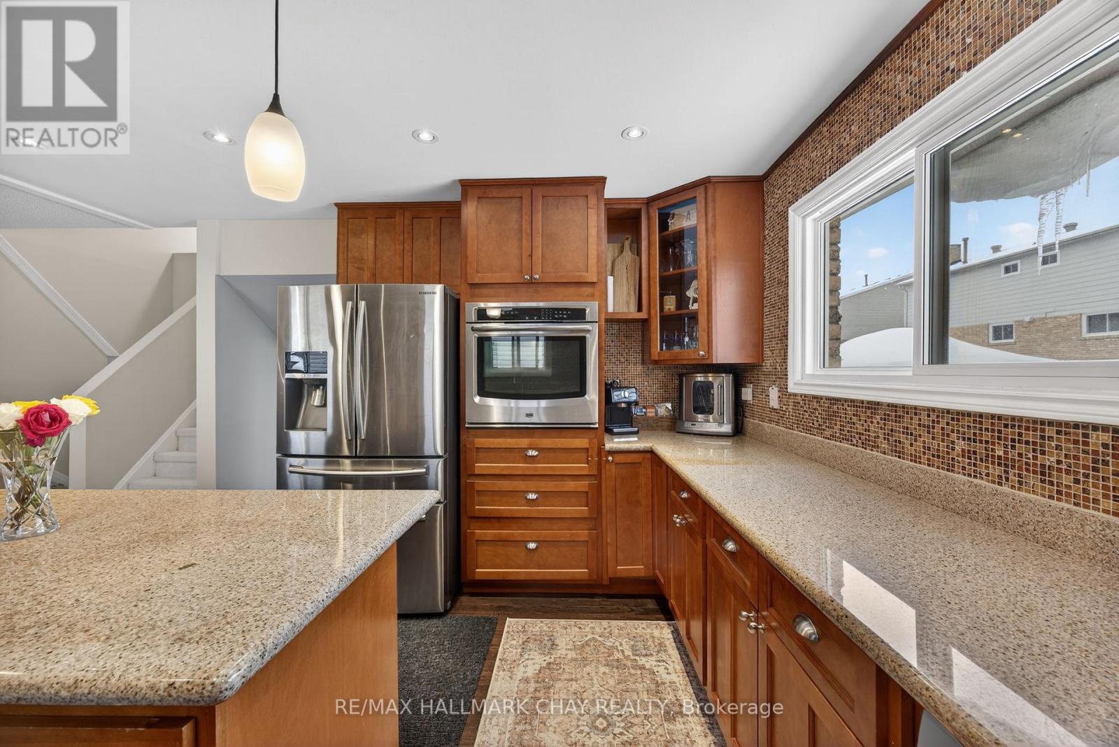 163 Huron Heights Drive, Newmarket, Ontario  L3Y 4Z6 - Photo 5 - N12783346